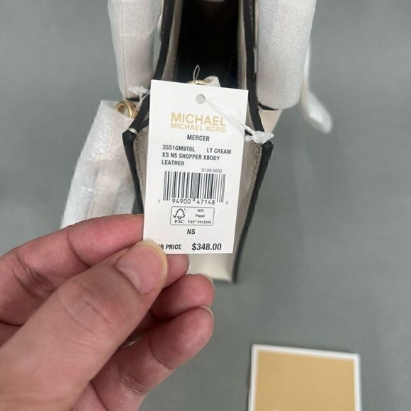 $348 Michael Kors Mercer Extra Small Pebbled Leather Crossbody Bag Minimalist - Picture 14 of 15